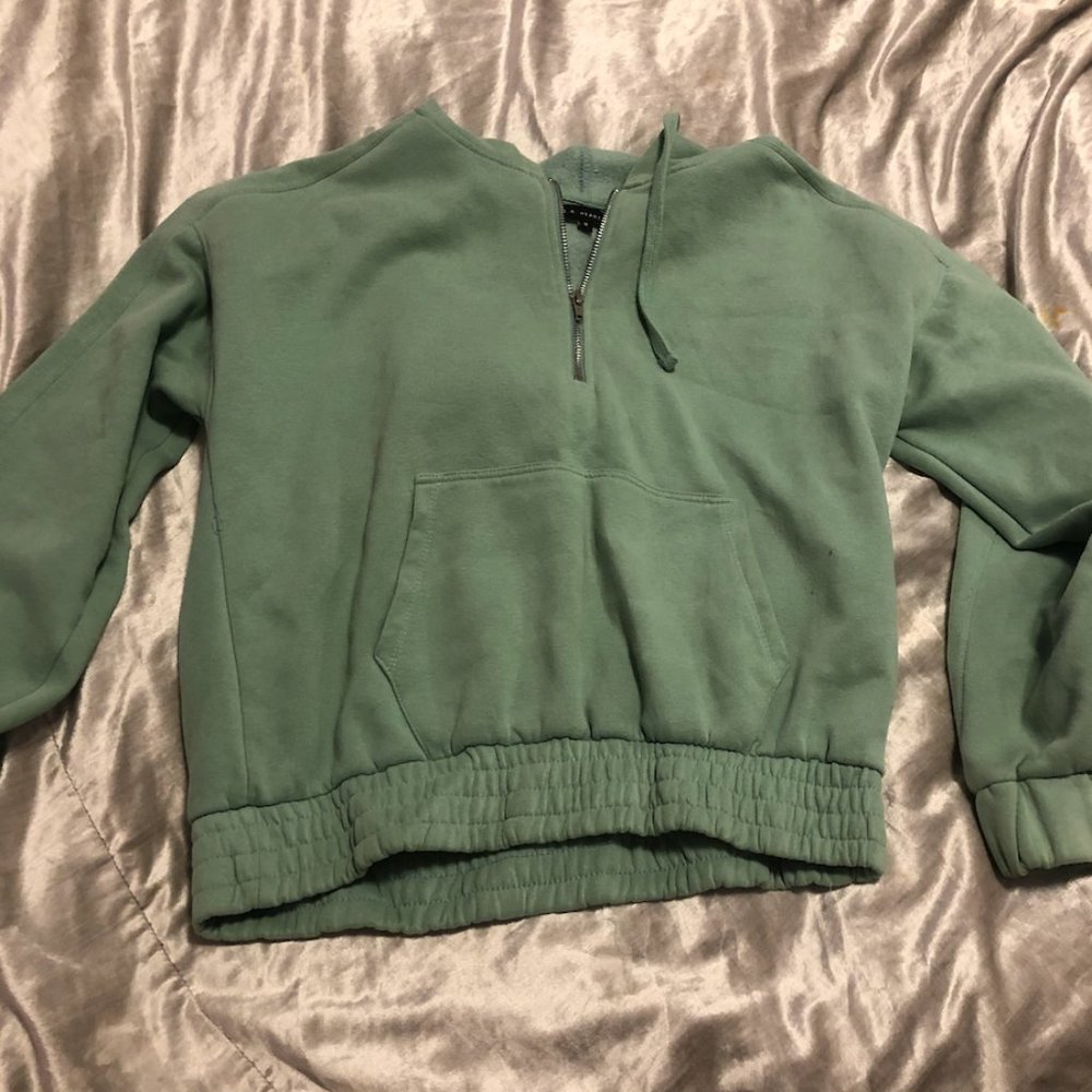 LA Hearts Cropped Hoodie